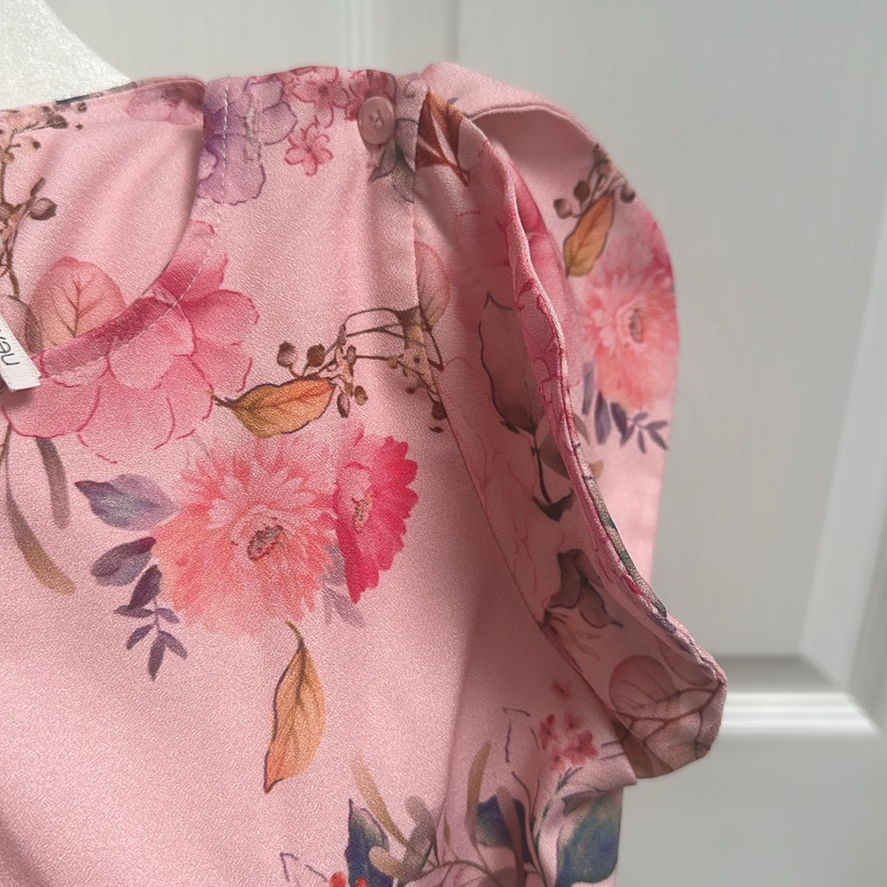 Beautiful romper - Picture 3 of 3